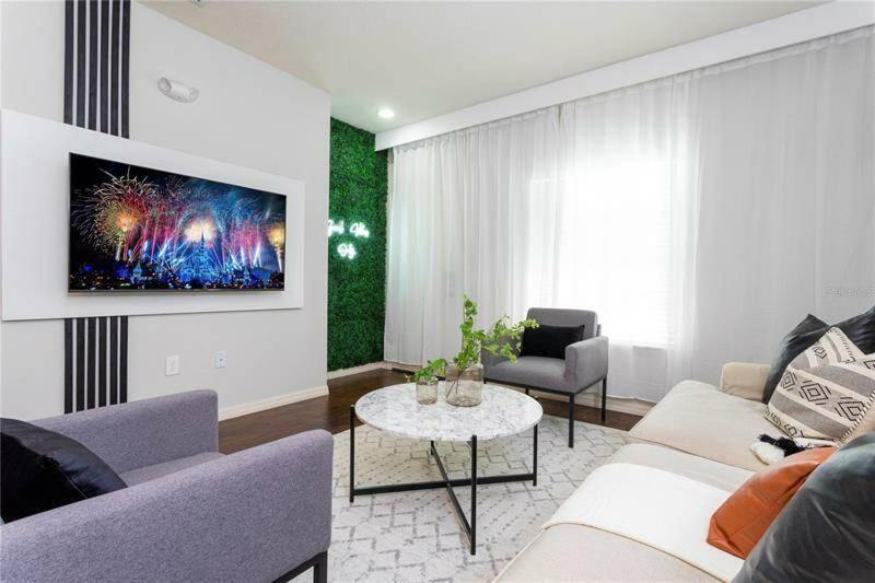 Modern Townhome 5 Miles To - 3 Bd 2 Baths 8968 Holiday home *