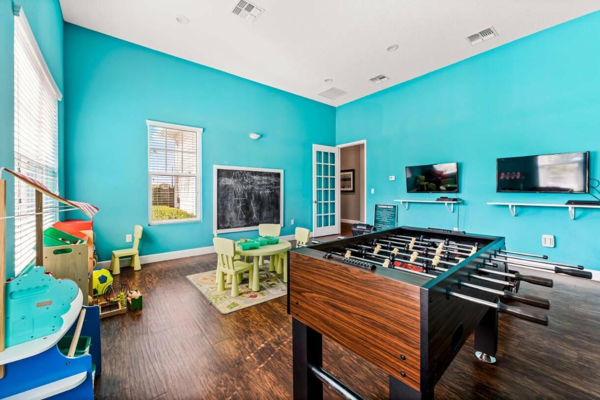 Modern Townhome 5 Miles To - 3 Bd 2 Baths 8968 *