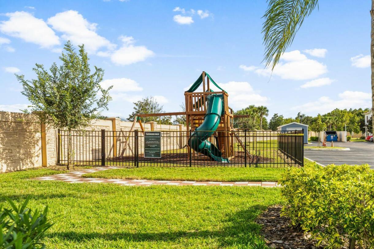 Modern Townhome 5 Miles To - 3 Bd 2 Baths 8968 Holiday home